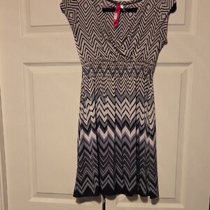 Chevron Patterned Jersey Dress, Small
